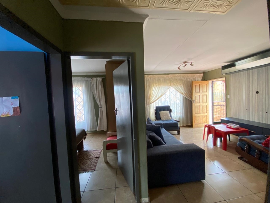 2 Bedroom Property for Sale in Kannoniers Park North West